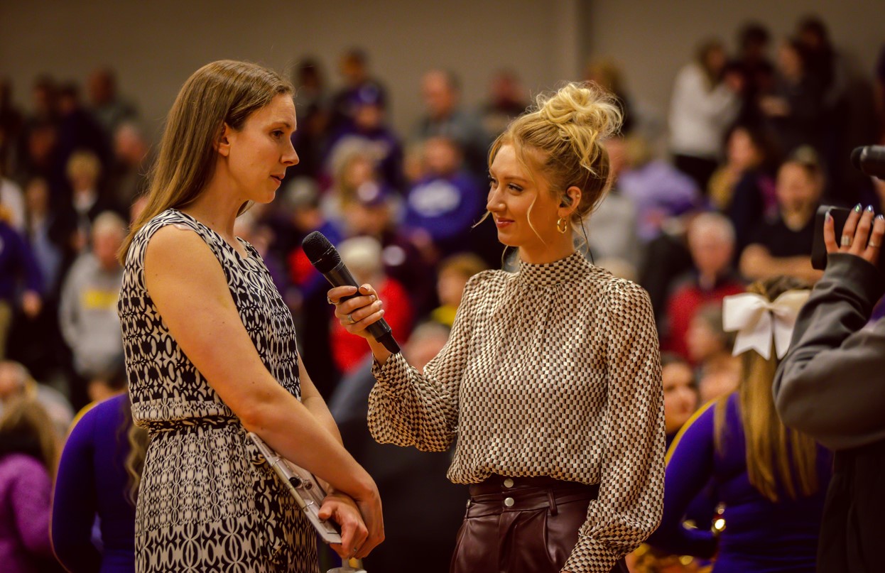 AU grad Mackenzie Pflum working her way to sideline reporter goal with